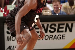 包含全明星赛倒计时；夏洛特黄蜂冲刺阶段内部沟通；细节引发关注；球迷炸锅；数据趋势出现新变化的词条-凯发k8