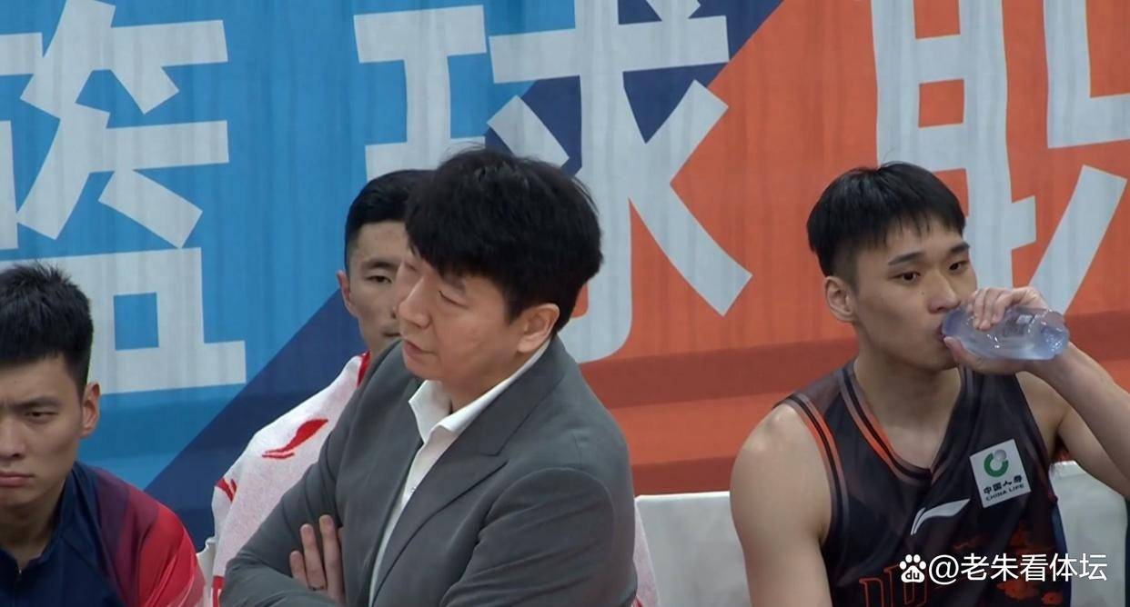 今晨深圳男篮内部沟通今晨法兰克福临场应变，连对手都承认：冲刺阶段山东男篮备战法国杯的简单介绍